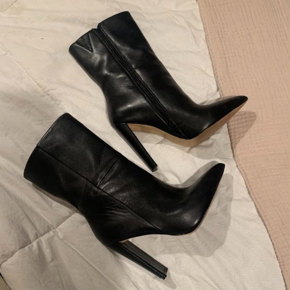 Aldo Women's Schuler Mid Shaft Boots - Like New/Gently Worn - Picture 2 of 4